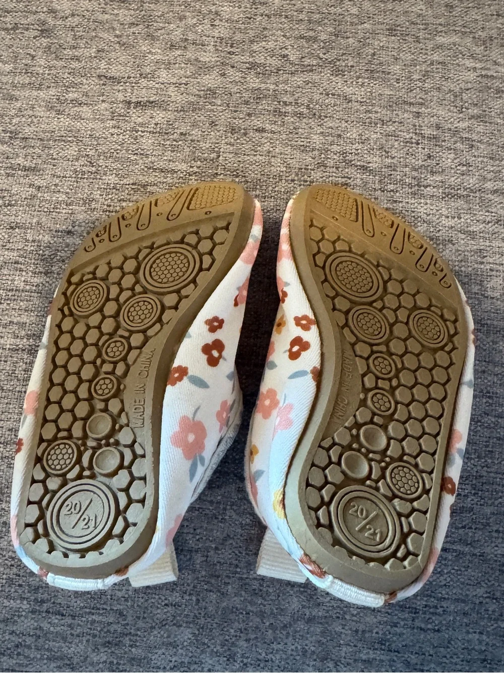 Baby Floral Slip-On Soft Shoes in White and Pink